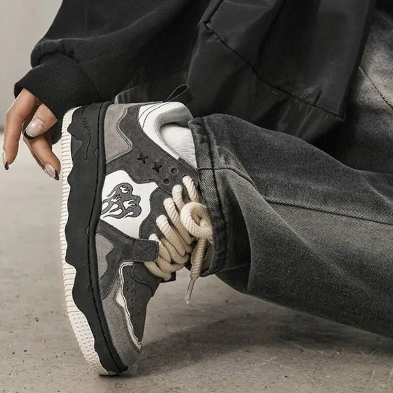 Trendy Sports Stylish Skateboarding Shoes-3