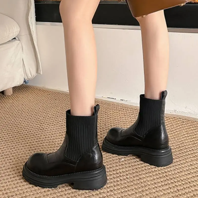 Simple Basics Ankle Boots-4