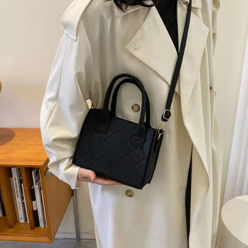 Fashionable Simple Crossbody Bag-7