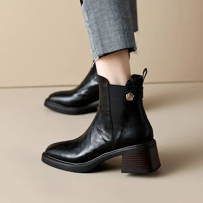 Casual Retro Chelsea Boot-1