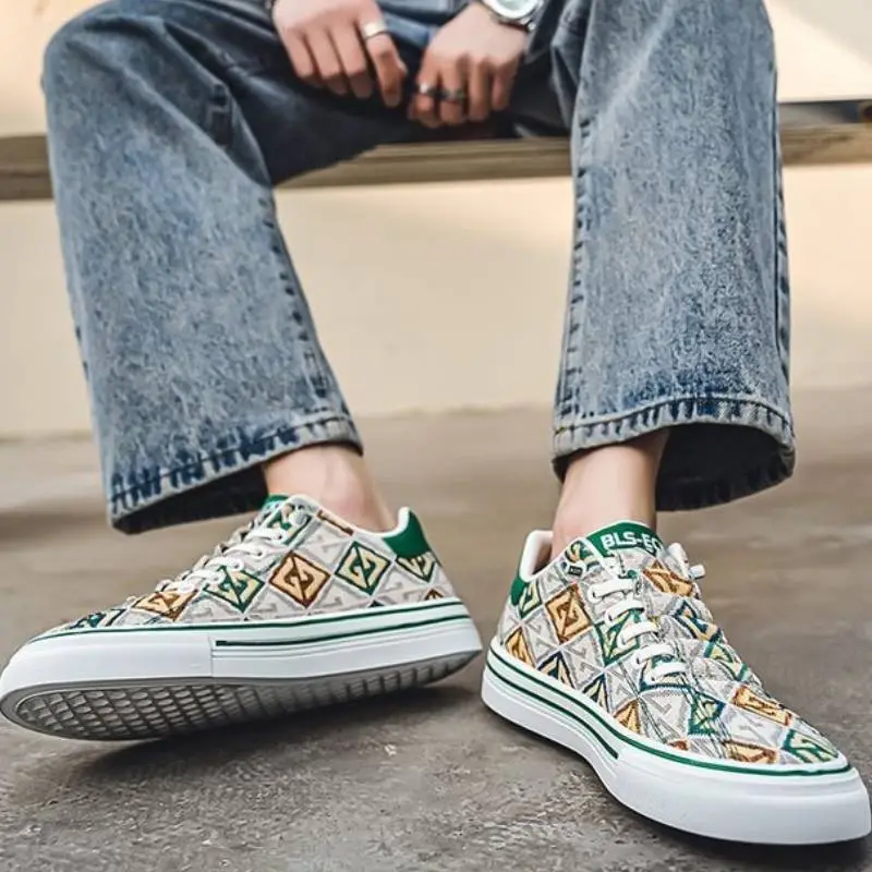 Retro Fashionable Skateboarding Shoes-10