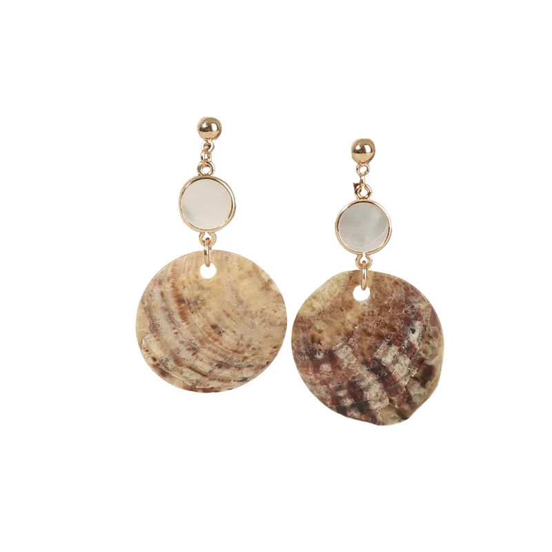 Elegant Shell Ear Stud-1