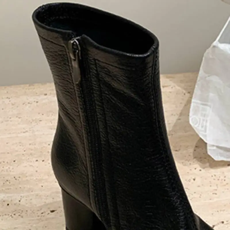 Fashionable Plain Ankle Boots-4