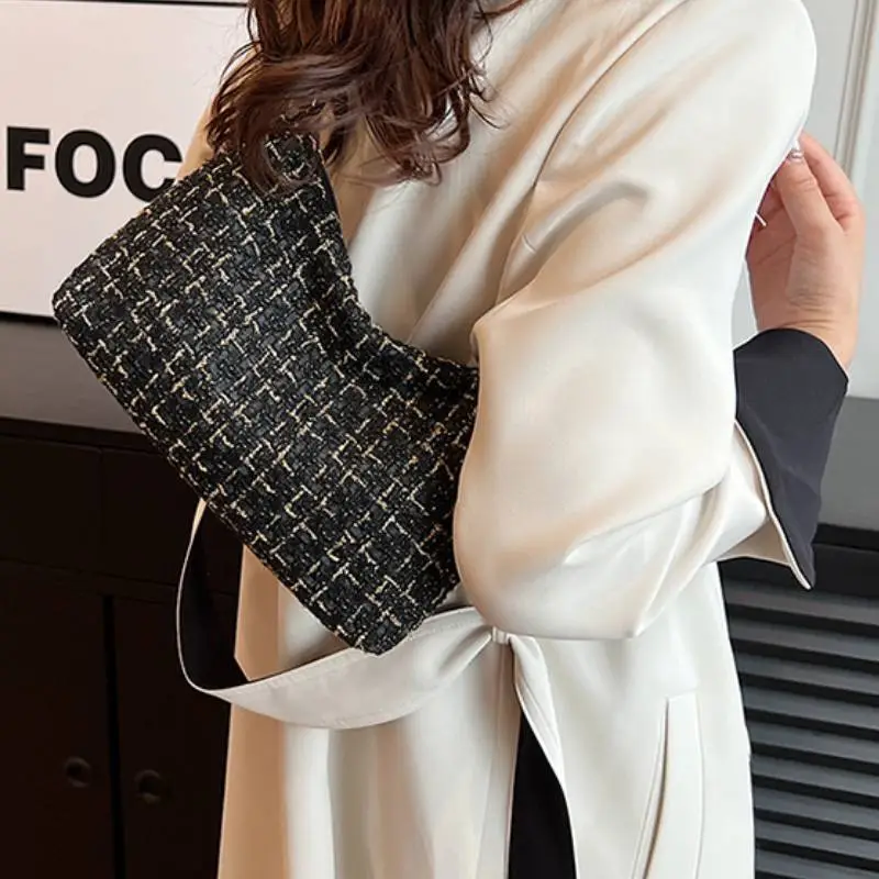 Fashionable Simple Shoulder Bag-1