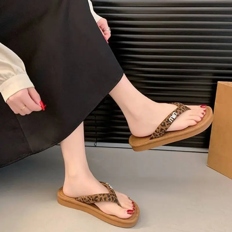 Fashion Trendy Flip Flops-2