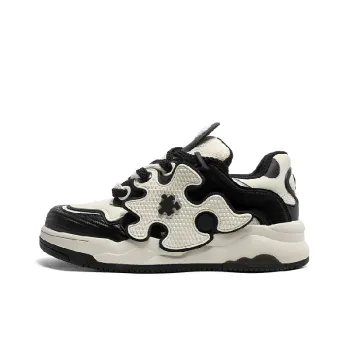 Retro Puzzle Design Casual Shoes