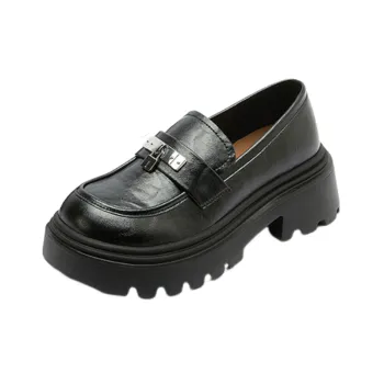 Fashionable Plain Loafer