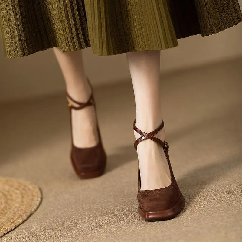 Retro Plain High Heels-1