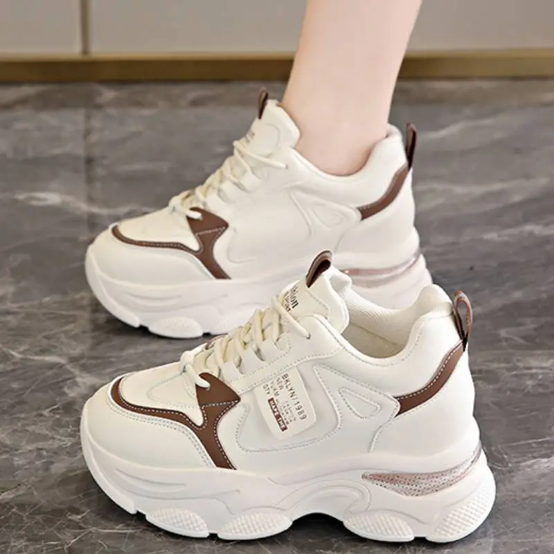 Simple Lightweight Lifestyle Shoes-4