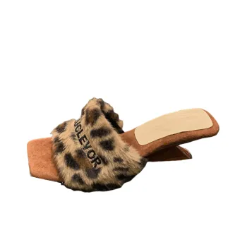 Fashionable Basics Flip Flops