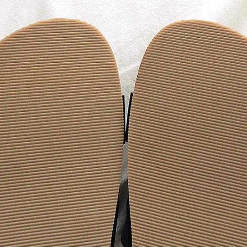 Fashionable Plain Flip Flops-7