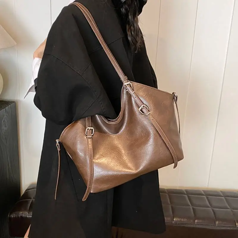 Retro Distress Shoulder Bag-8