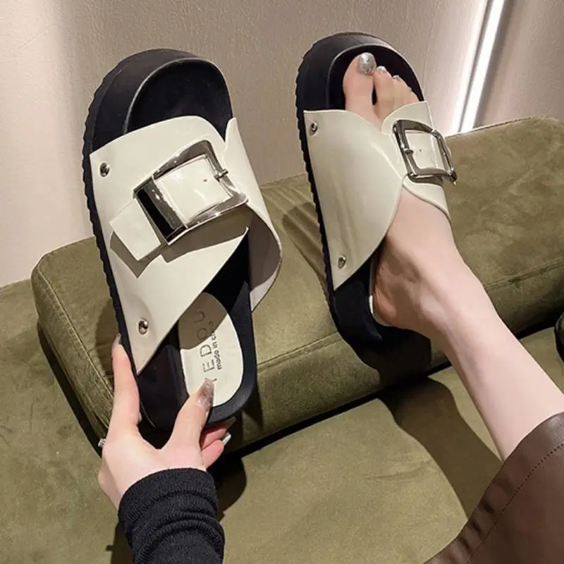 Casual Fashionable Flip Flops-1