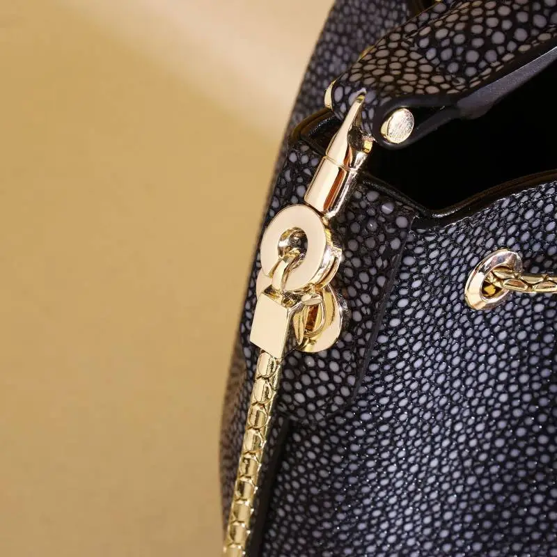 Elegant Basics Crossbody Bag-3