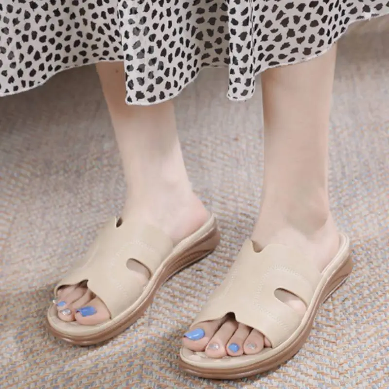 Retro Plain Flip Flops-1