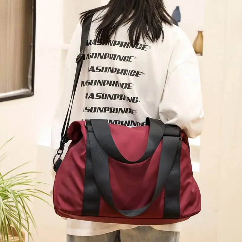 Sporty Large Capacity Gym Bag-7