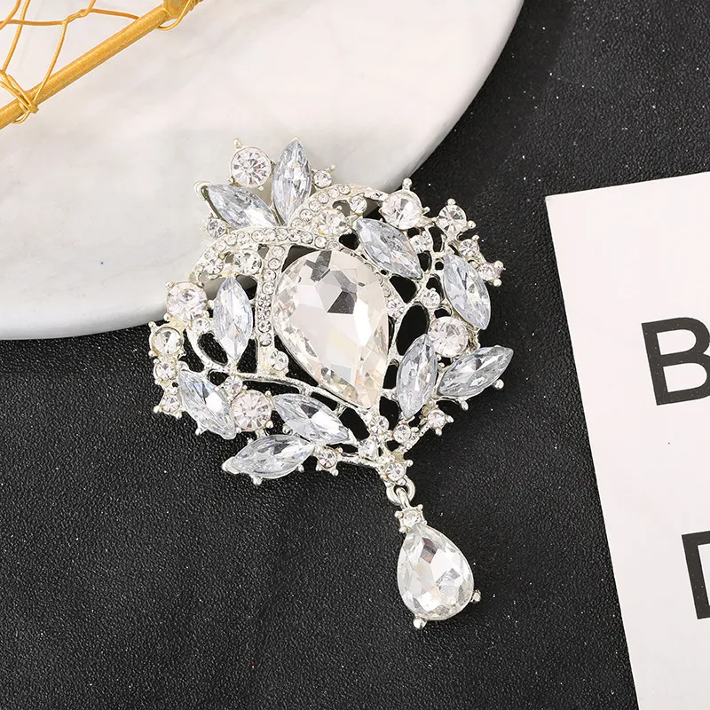 Elegant Funky Brooch-2