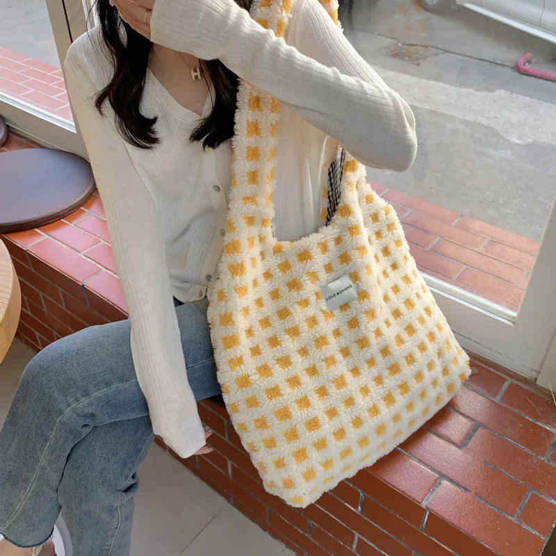 Fashionable Simple Handbag-1