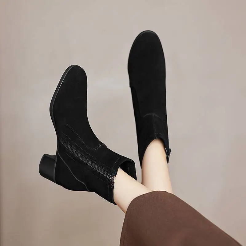 Simple Plain Chelsea Boot-1