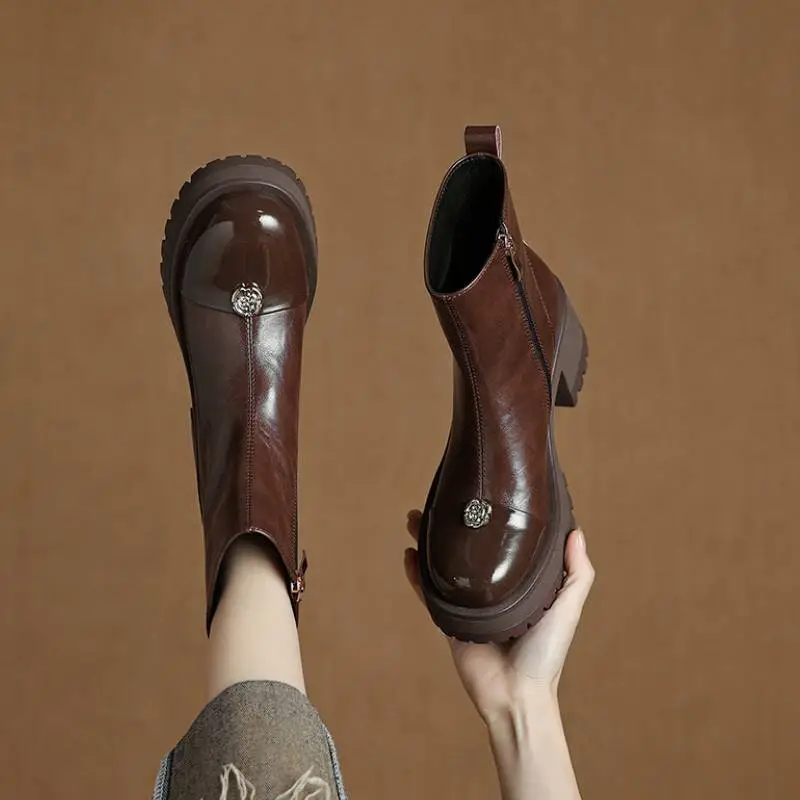 Casual Plain Chelsea Boot-1