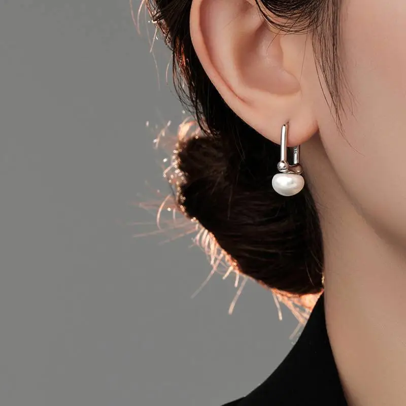 Retro Pearls Earring-1