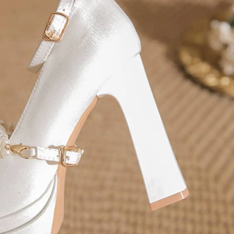 Fashionable Pearls High Heels-10