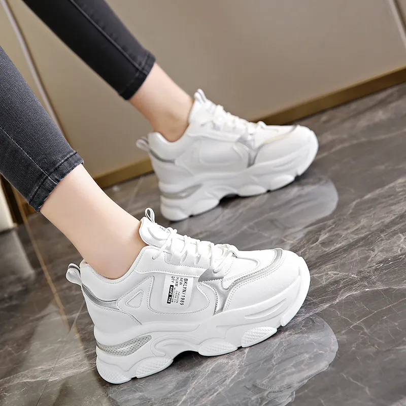 Simple Lightweight Lifestyle Shoes-9