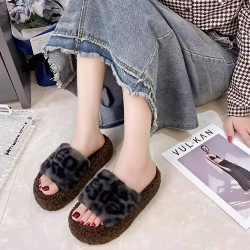 Fashionable Leopard Print Flip Flops-2