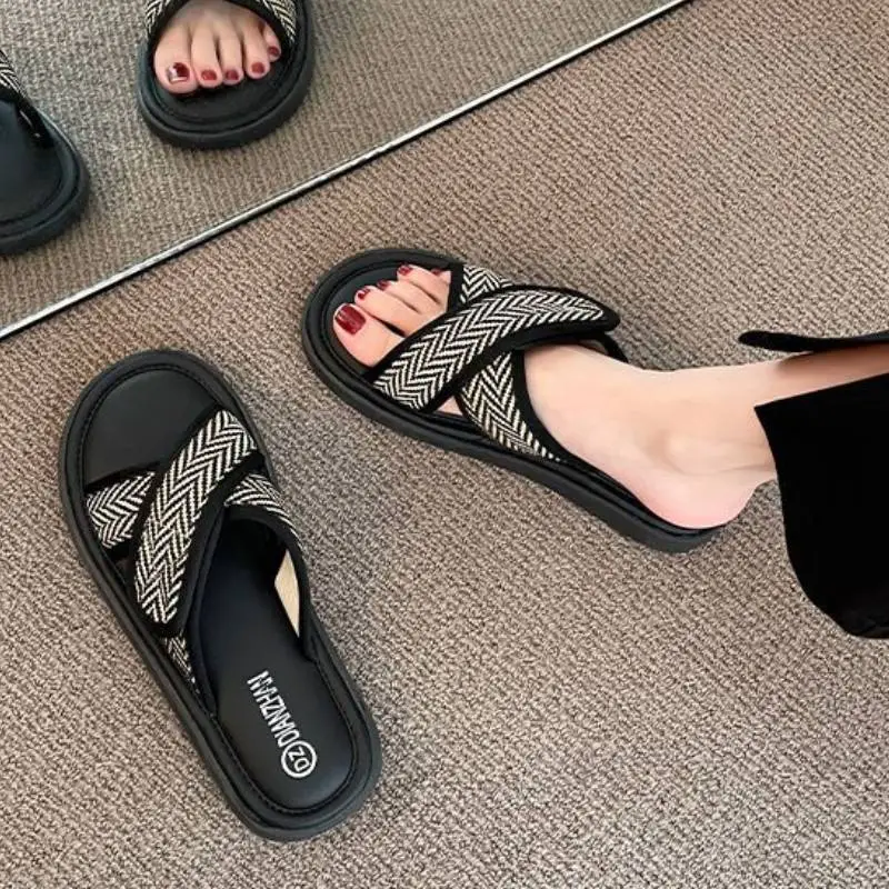 Simple Basics Flip Flops-2