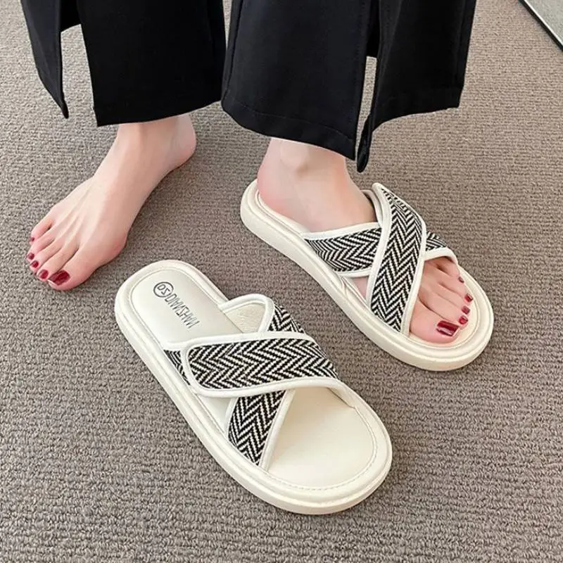 Simple Basics Flip Flops-4