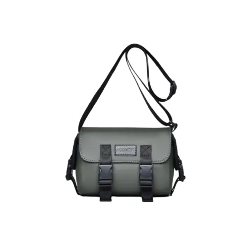 Love quilted shoulder bag Schwarz