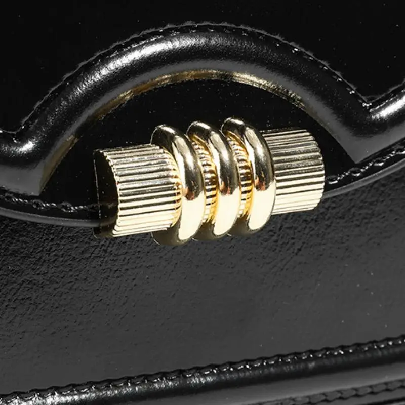 Retro Fashionable Shoulder Bag-2