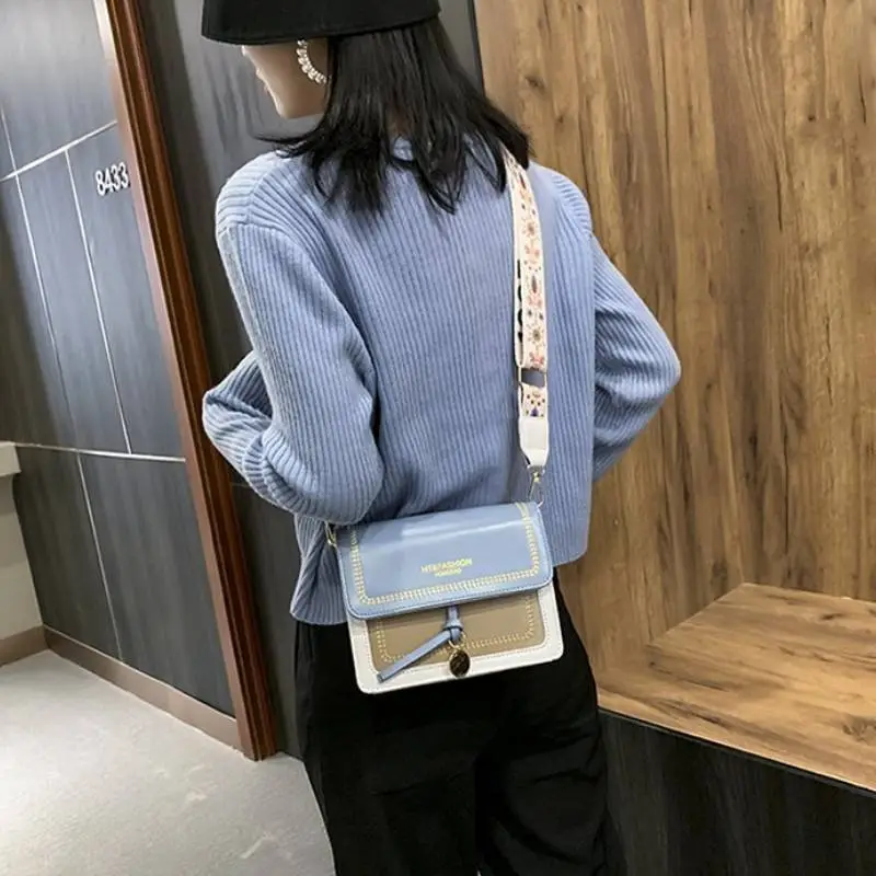 Fashionable Funky Shoulder Bag-10