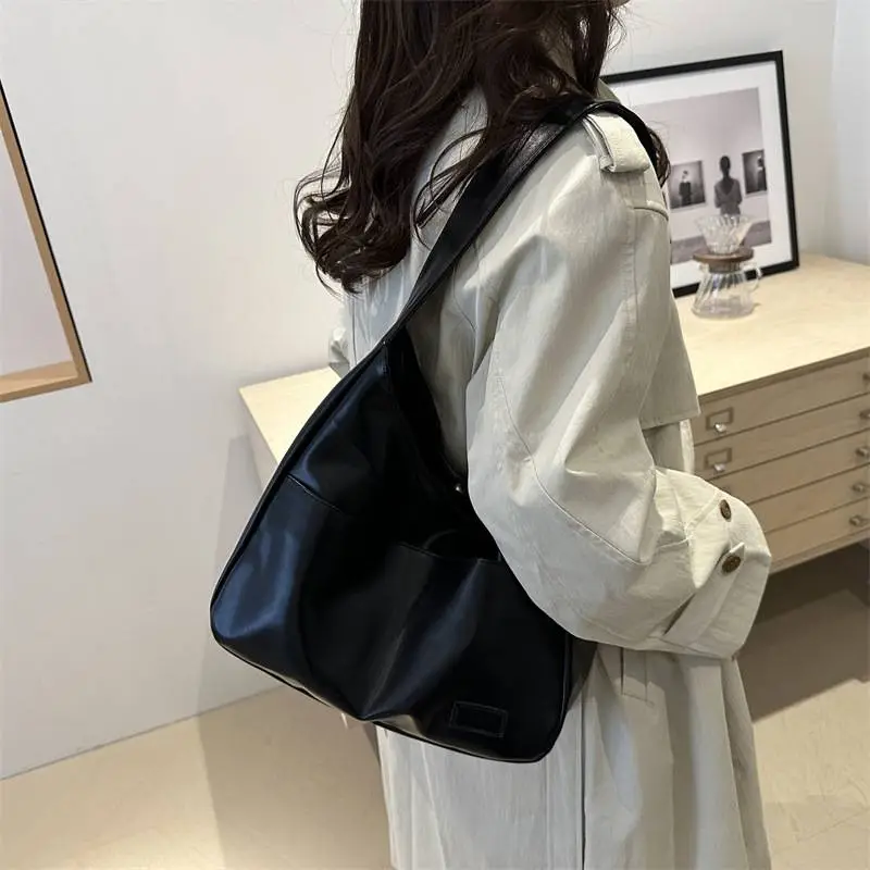Fashionable Casual Shoulder Bag-9