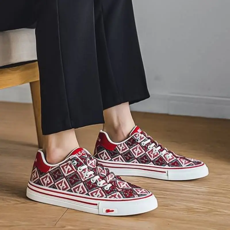 Retro Fashionable Skateboarding Shoes-6