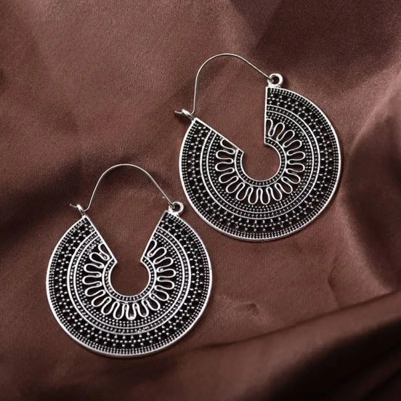 Basics Hollow Out Earring Women-1