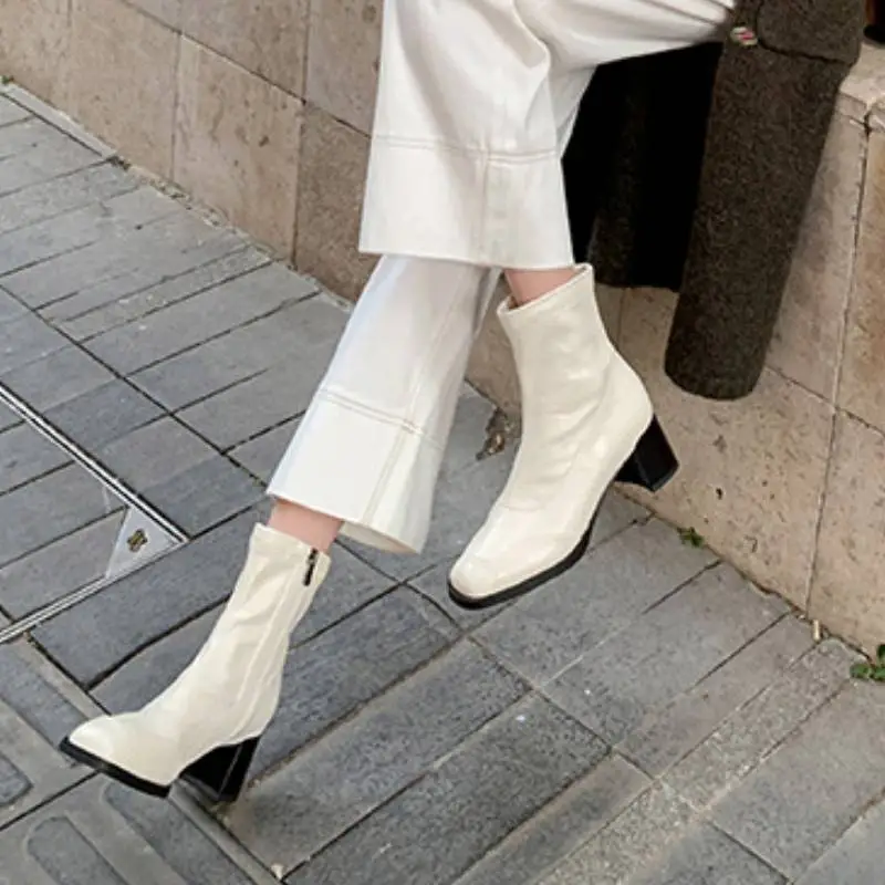Fashionable Plain Ankle Boots-5