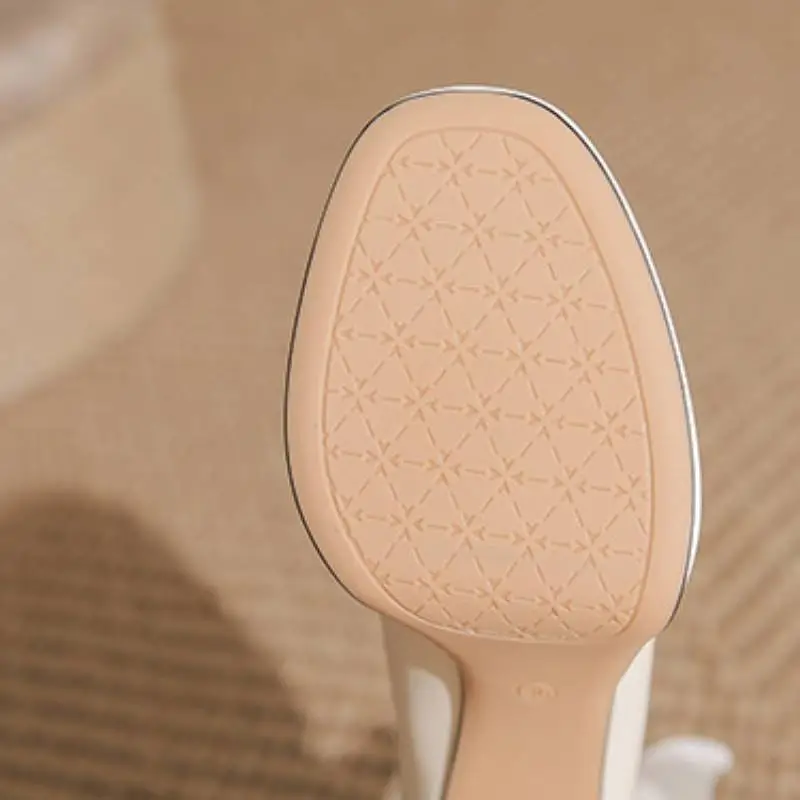 Fashionable Bow High Heels-4
