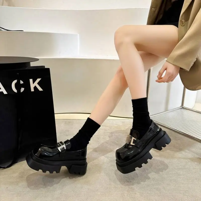 Fashionable Plain Loafer-1