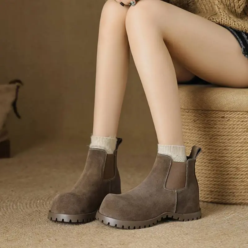 Retro Lightweight Chelsea Boot-10