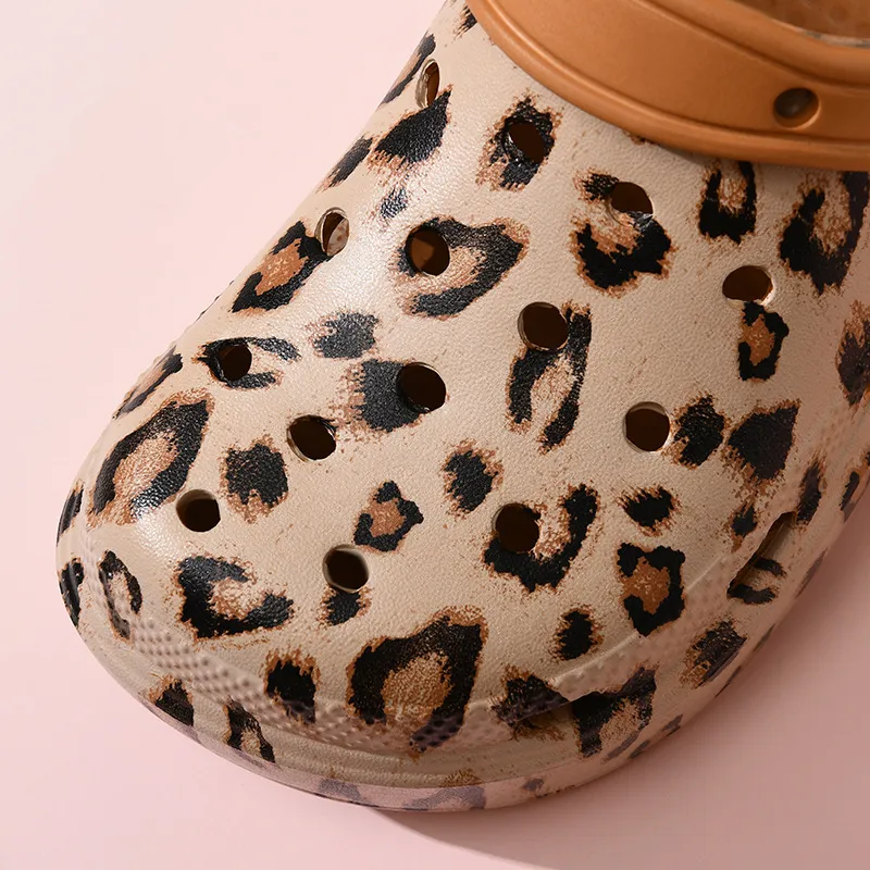 Simple Breathable Clogs-2