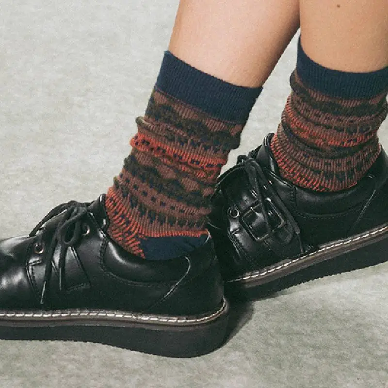 Retro Fashionable Combed Cotton Mid Calf Sock-1