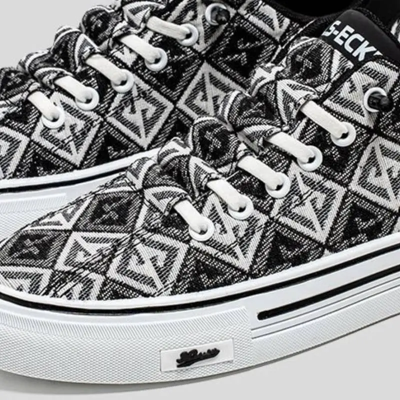 Retro Fashionable Skateboarding Shoes-4