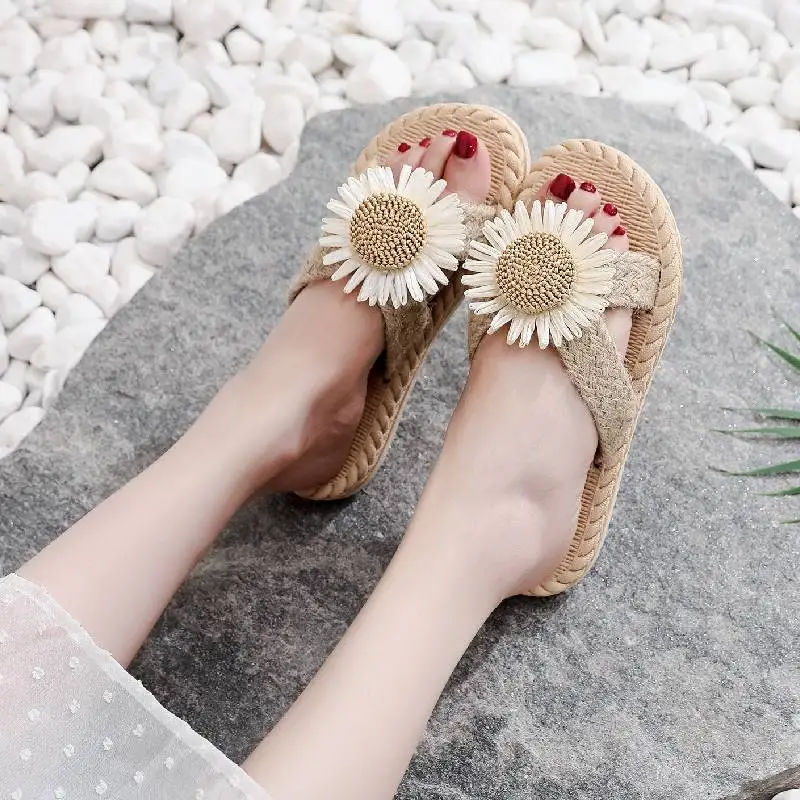 Casual Fashionable Flip Flops-1