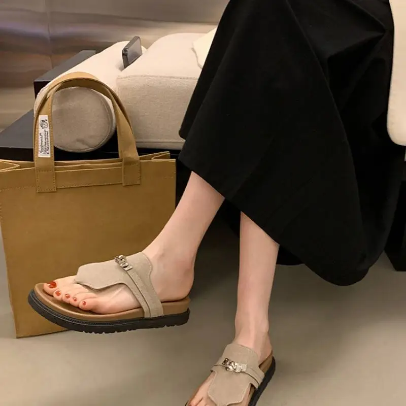 Retro Fashionable Flip Flops-2