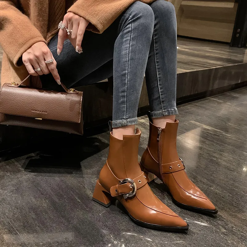 Fashionable Basics Ankle Boots-4