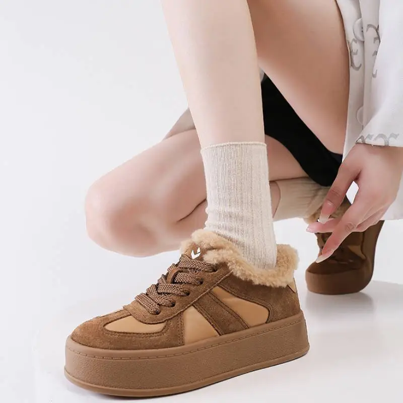 Casual Fashionable Skateboarding Shoes-1