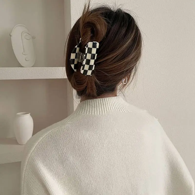 Elegant Basics Hair Clip-2