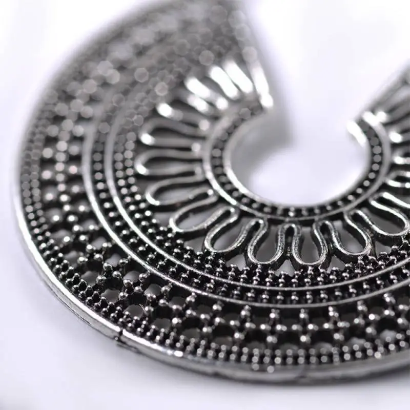 Basics Hollow Out Earring Women-3