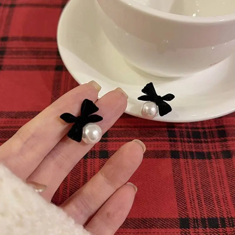 Fashionable Bow Ear Stud Women-4